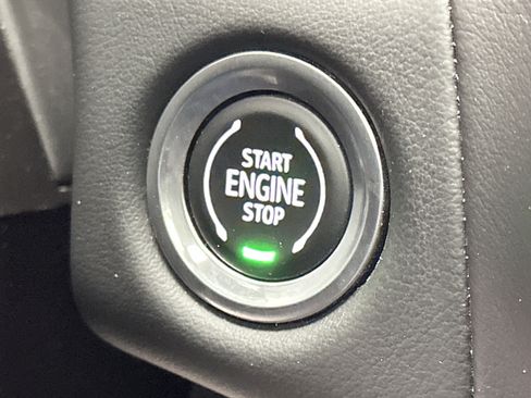 Used 2021 Chevrolet Suburban Premier image 35