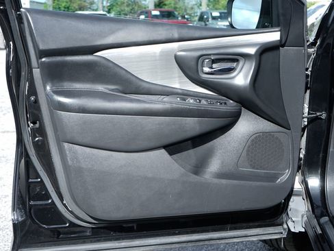 Used 2017 Nissan Murano SV FWD image 14