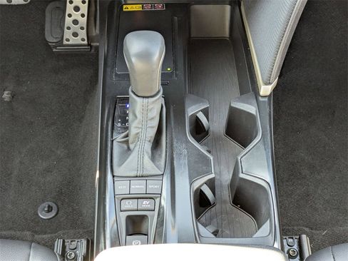 Used 2025 Toyota Camry SE image 26