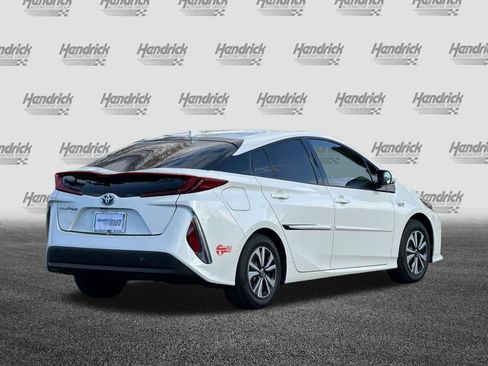 Used 2017 Toyota Prius Prime Premium image 5