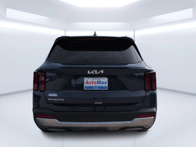 Used 2025 Kia Sorento S FWD image 4