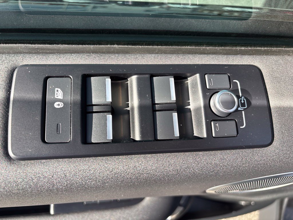 Used 2020 Land Rover Discovery HSE AWD/4WD image 17