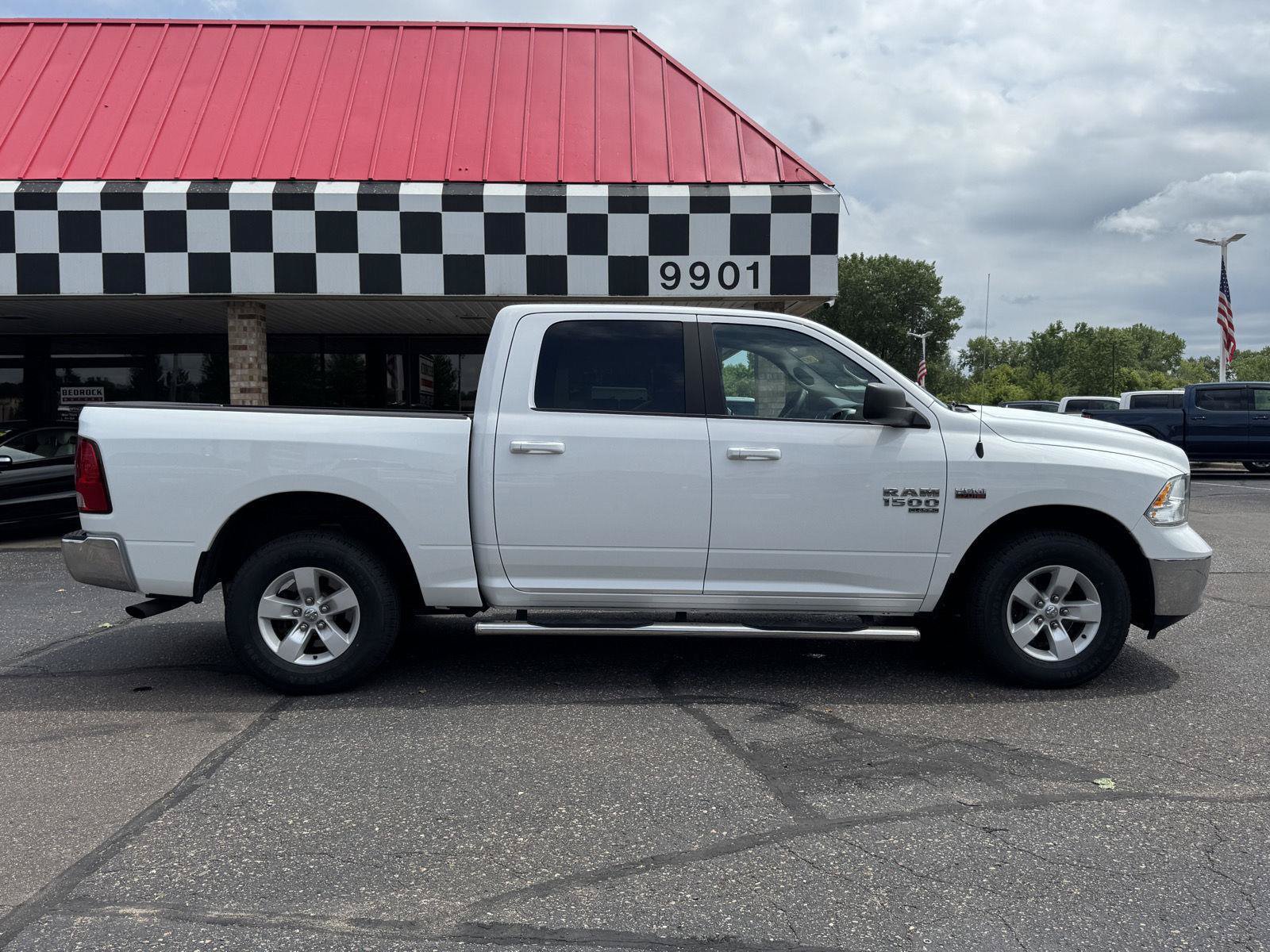 Used 2019 RAM 1500 Classic SLT AWD/4WD image 8