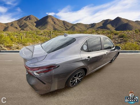 Used 2024 Toyota Camry SE FWD image 4