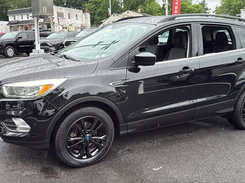 Used 2018 Ford Escape SE FWD image 3