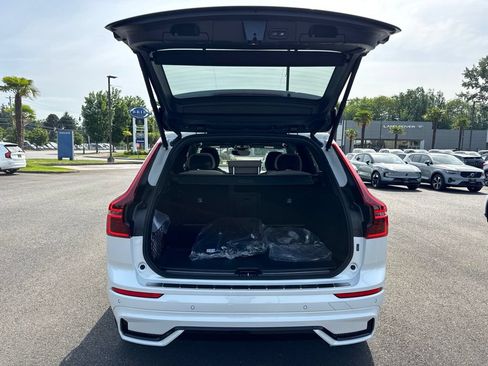 New 2026 Volvo XC60 T8 Plus w/ Climate Package AWD/4WD image 16