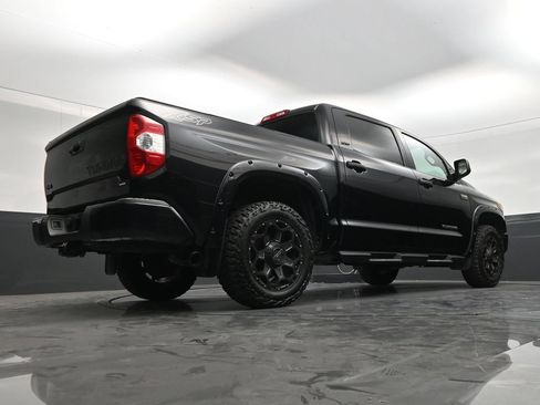 Used 2020 Toyota Tundra SR5 w/ SR5 Leather Package AWD/4WD image 24
