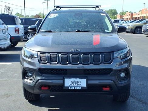 Used 2022 Jeep Compass Trailhawk w/ Trailhawk Convenience Group AWD/4WD image 32