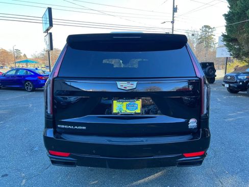 Used 2023 Cadillac Escalade ESV Sport w/ Touring Package image 5