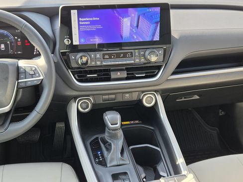 Used 2026 Toyota Grand Highlander FWD image 17