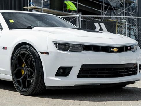 Used 2015 Chevrolet Camaro SS w/ RS Package RWD image 7