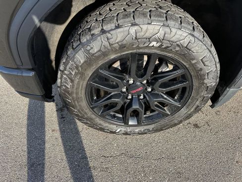 Used 2024 GMC Sierra 1500 Elevation w/ X31 Off-Road Package AWD/4WD image 12