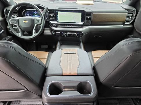 Used 2025 Chevrolet Silverado 2500 High Country w/ Technology Package AWD/4WD image 16