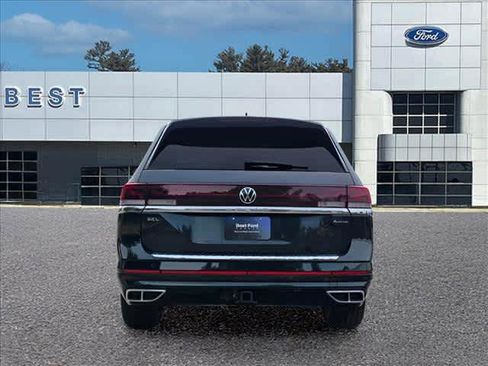 Used 2024 Volkswagen Atlas SEL Premium R-Line image 9