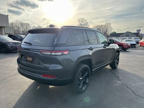 New 2026 Jeep Grand Cherokee Limited w/ Limited Altitude Package AWD/4WD image 5