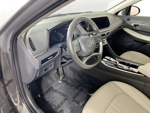 Used 2023 Hyundai Sonata Limited w/ Cargo Package FWD image 9