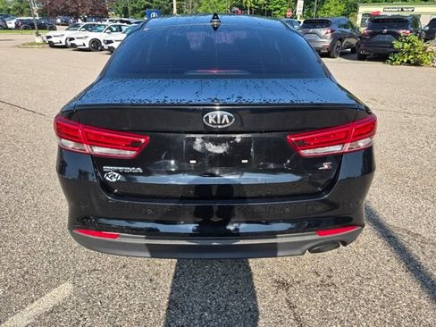 Used 2018 Kia Optima S FWD image 4