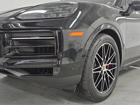 Certified 2024 Porsche Cayenne S AWD/4WD image 9