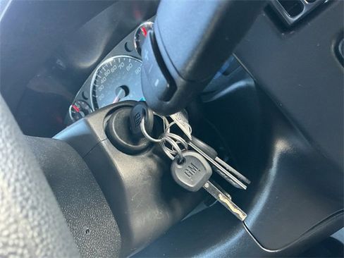 Used 2023 GMC Savana 2500 image 23