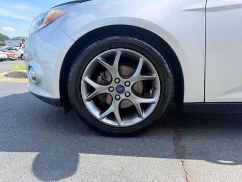 Used 2014 Ford Focus SE w/ Equipment Group 201A FWD image 28