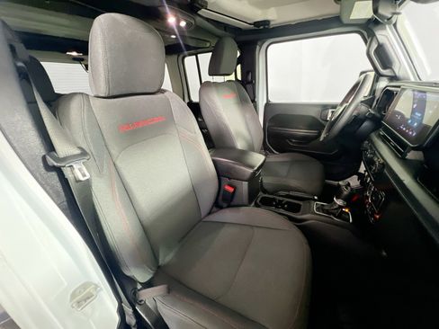 Used 2024 Jeep Wrangler Unlimited Rubicon image 31