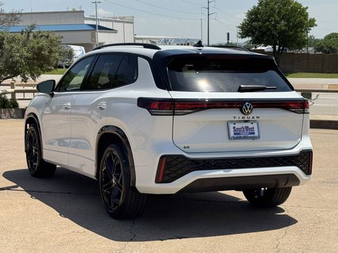 New 2026 Volkswagen Tiguan SE R-Line FWD image 7