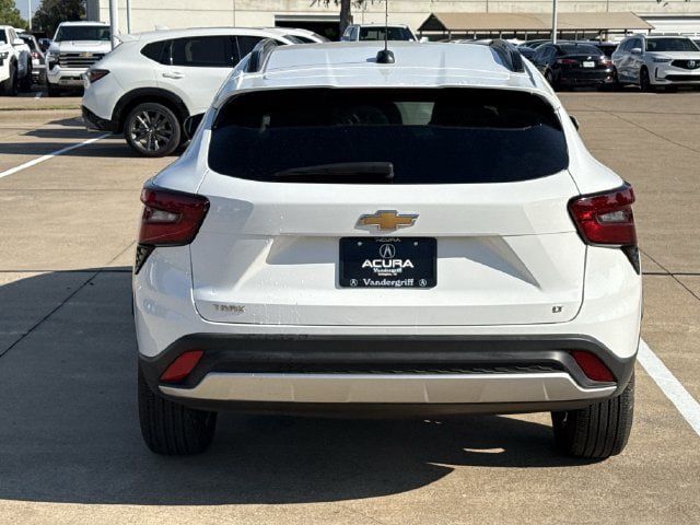 Used 2026 Chevrolet Trax LT FWD image 5