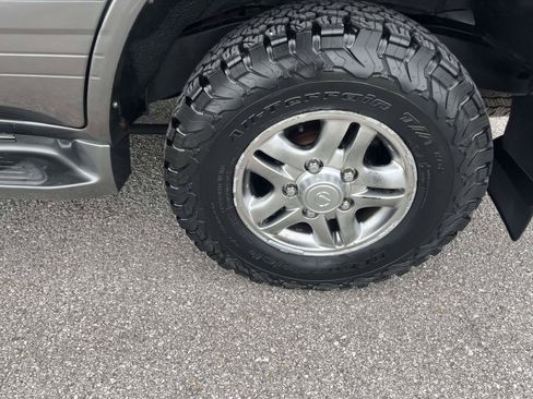 Used 2002 Lexus LX 470 4WD image 9