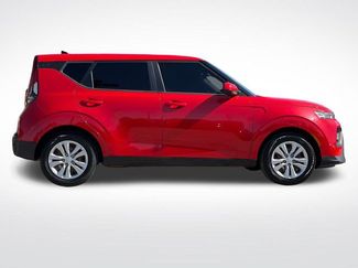 Used 2021 Kia Soul LX FWD video 2