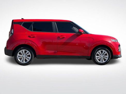 Used 2021 Kia Soul LX FWD image 2