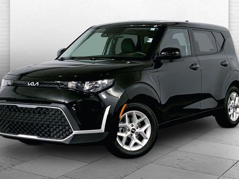 Certified 2025 Kia Soul LX w/ LX Technology Package FWD image 12