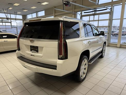 Used 2017 Cadillac Escalade Premium Luxury image 8