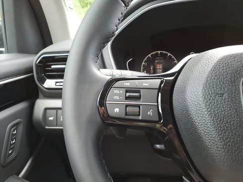 New 2025 Honda Pilot Touring image 15