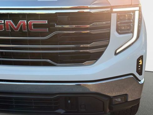 New 2026 GMC Sierra 1500 SLT AWD/4WD image 9