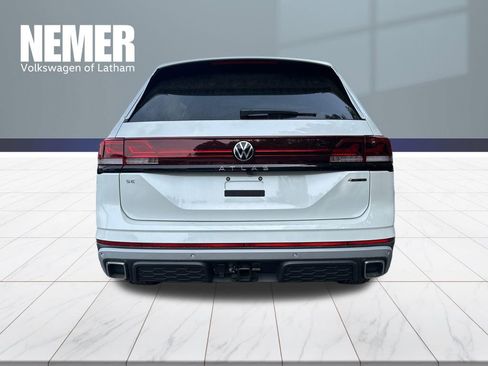 New 2026 Volkswagen Atlas Peak Edition AWD/4WD image 3