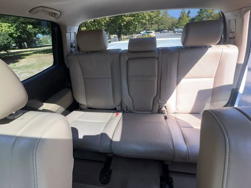 Used 2010 Toyota Tundra Limited image 14