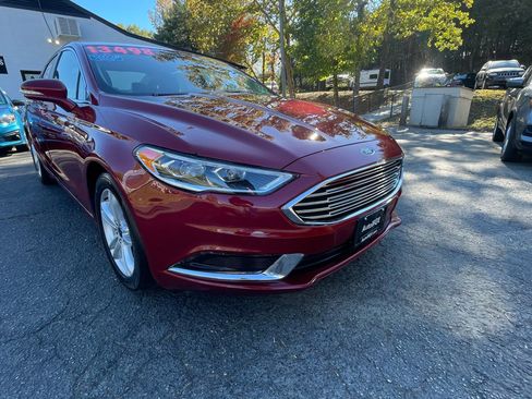 Used 2018 Ford Fusion SE w/ Fusion SE Technology Package image 13