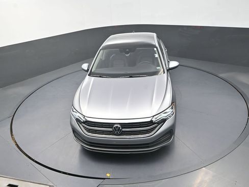 Used 2024 Volkswagen Jetta SE image 14