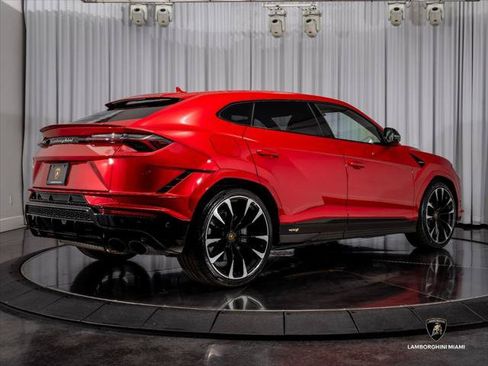 Used 2024 Lamborghini Urus S AWD/4WD image 14