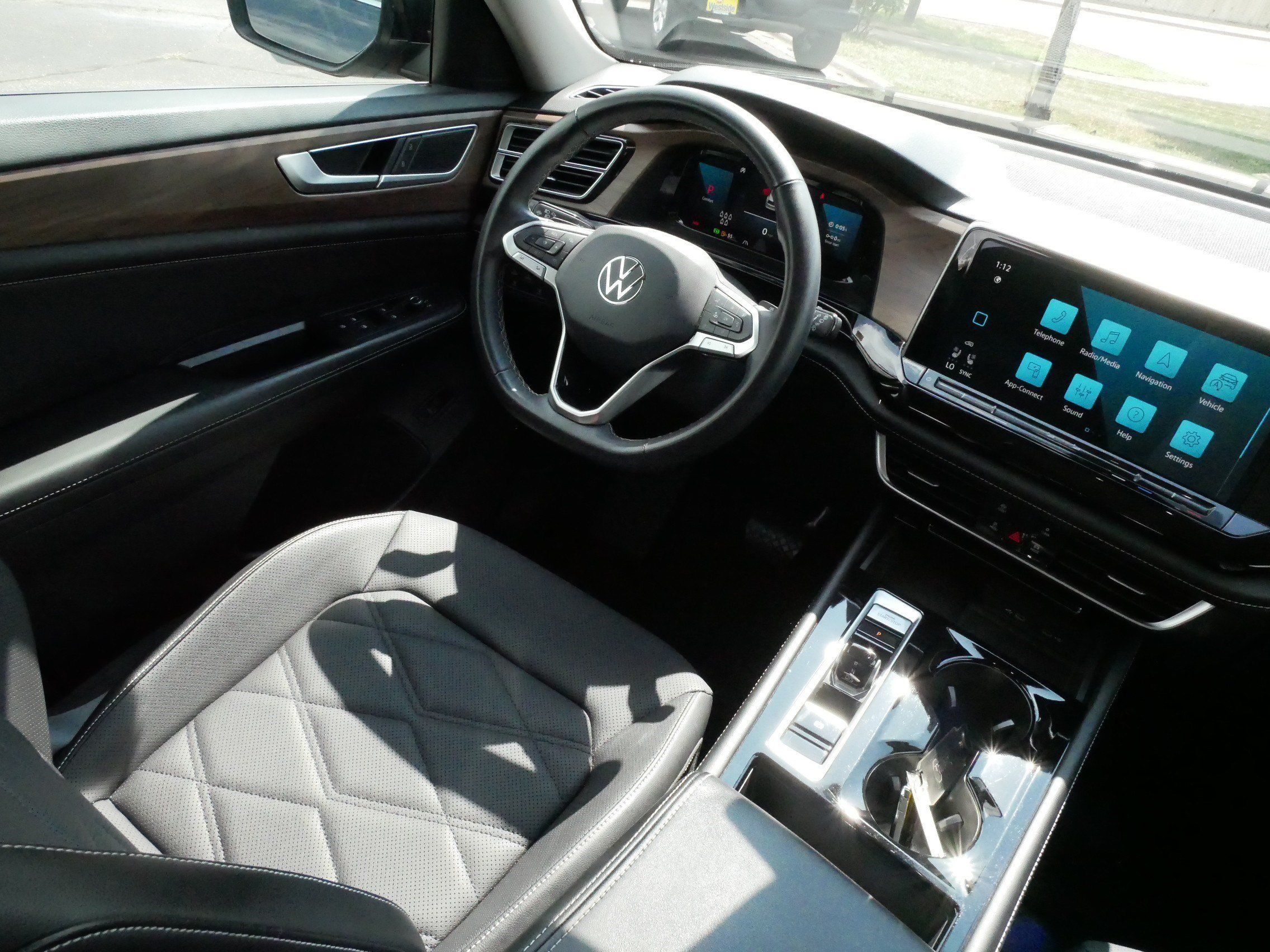 Certified 2024 Volkswagen Atlas SE w/ Panoramic Sunroof Package AWD/4WD image 9