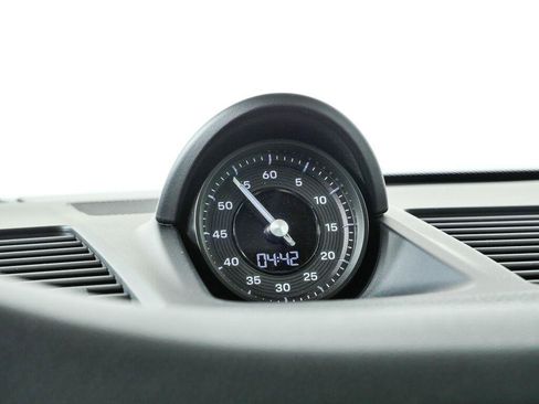 Used 2023 Porsche 911 Carrera RWD image 17