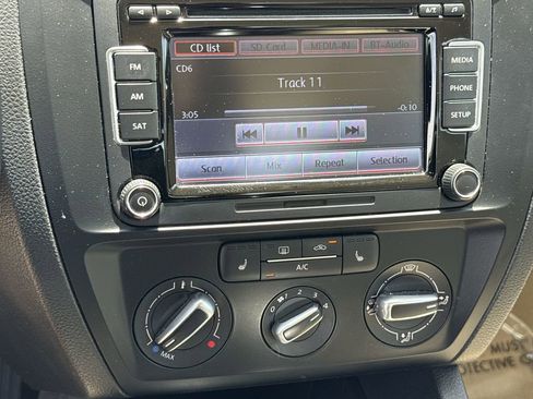 Used 2015 Volkswagen Jetta SE FWD image 22