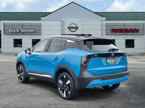 New 2025 Nissan Kicks SR image 4