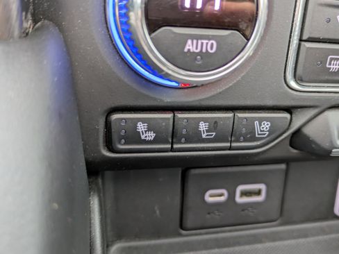 Used 2021 GMC Yukon XL AT4 w/ AT4 Premium Package image 28