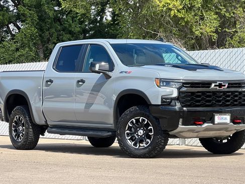 Used 2025 Chevrolet Silverado 1500 ZR2 w/ Technology Package AWD/4WD image 2