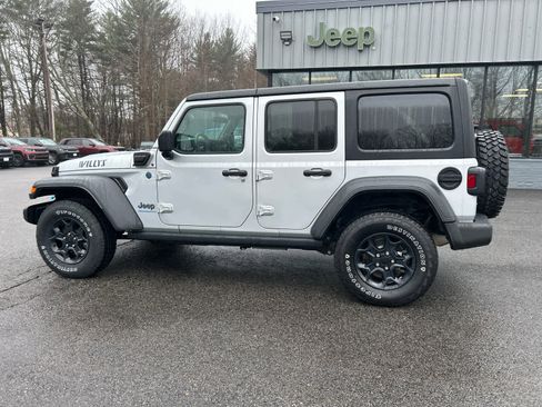 Used 2023 Jeep Wrangler Unlimited w/ Cold Weather Group AWD/4WD image 8