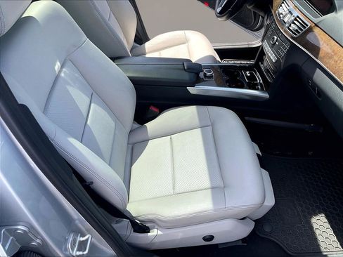 Used 2016 Mercedes-Benz E 350 4MATIC Wagon image 29