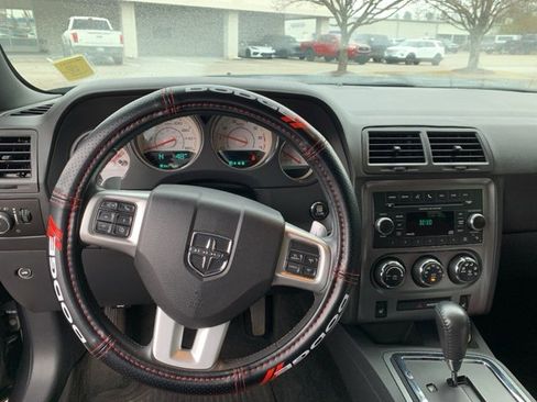 Used 2013 Dodge Challenger R/T image 11