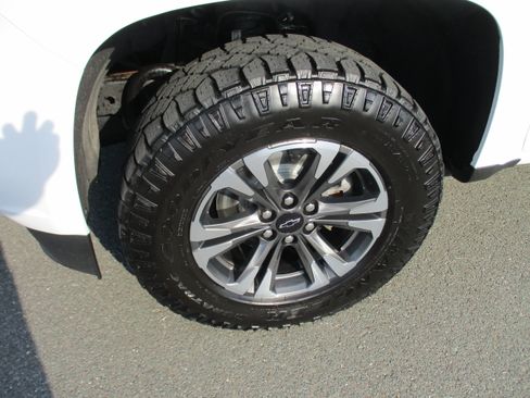 Used 2022 Chevrolet Colorado Z71 AWD/4WD image 9