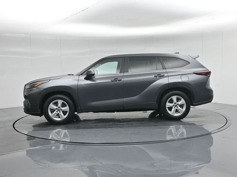 Used 2024 Toyota Highlander LE image 36